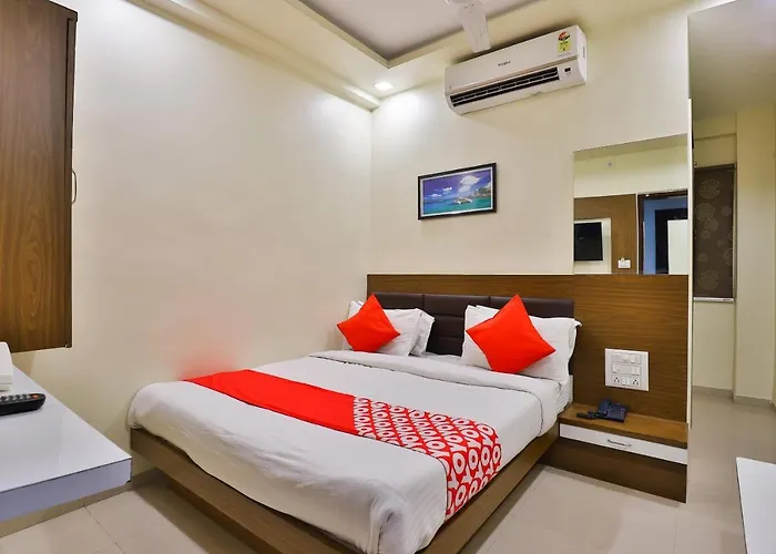 Oyo 11985 Hotel Khushboo Ahmedabad