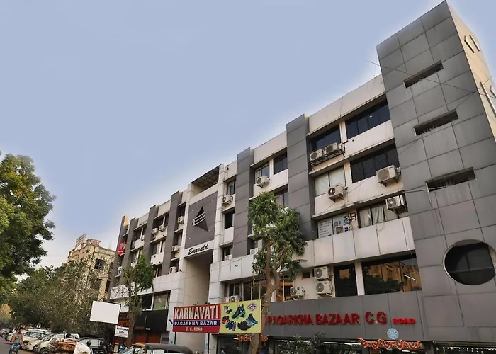 Oyo 11985 Hotel Khushboo Ahmedabad